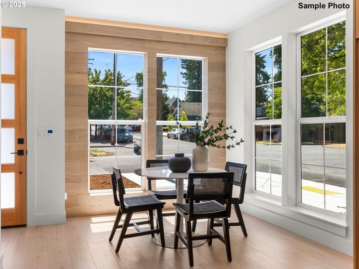 Property Photo: 3025 NE Ainsworth St OR 97211