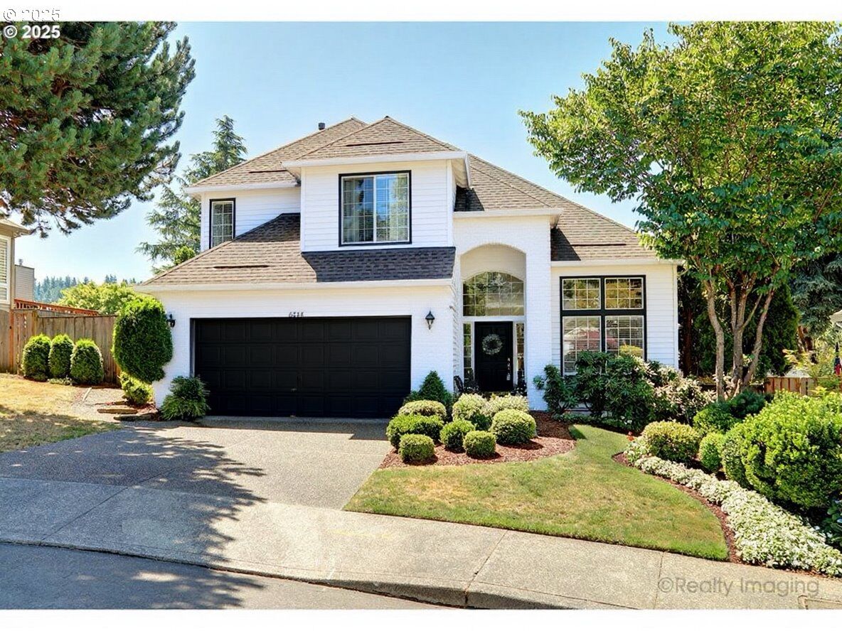 Property Photo: 6414 SW Ash Creek Dr OR 97219