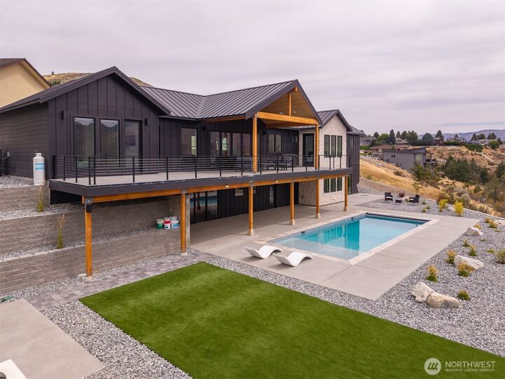 Property Photo:  134  Hillcrest Place  WA 98816 