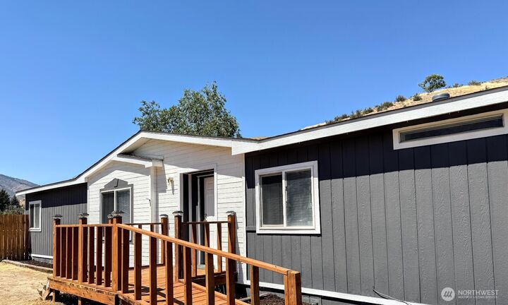 3076  Hedding Street  Entiat WA 98822 photo