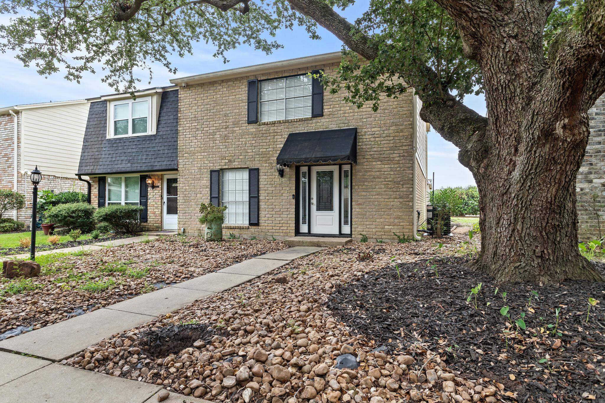Property Photo: 5817 Townhouse Ln TX 77707