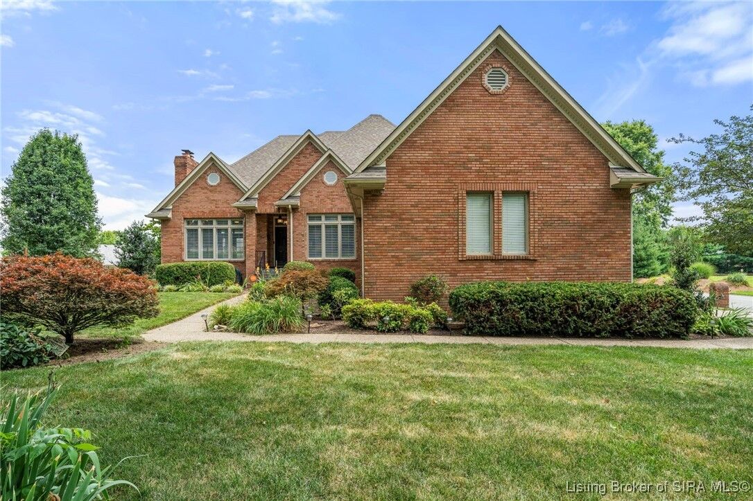 Property Photo: 3012 Tall Oaks Drive IN 47130