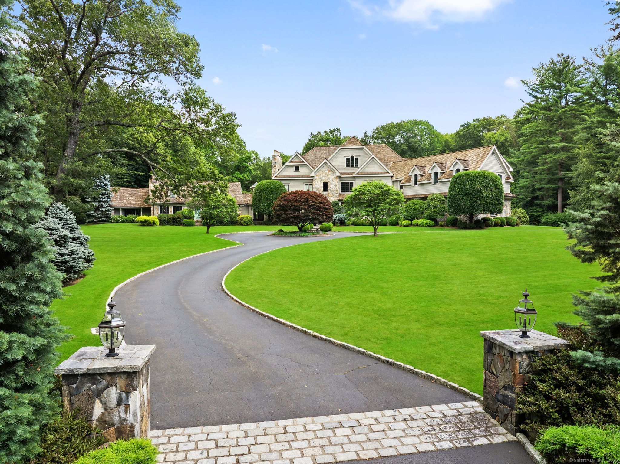Property Photo:  9 Greenbrier Road  CT 06880 