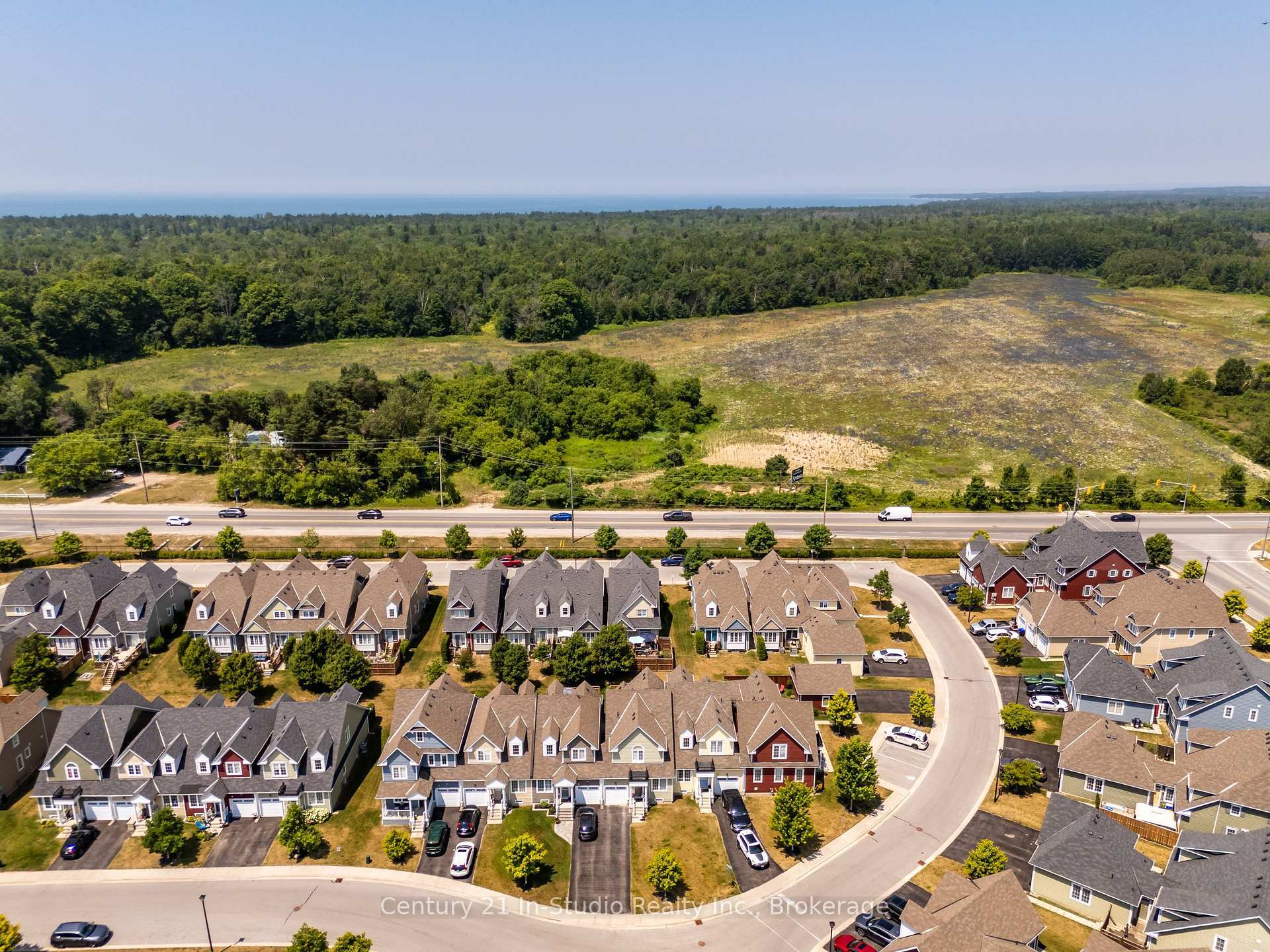 Property Photo: 10 Providence Way ON L9Z 0G3