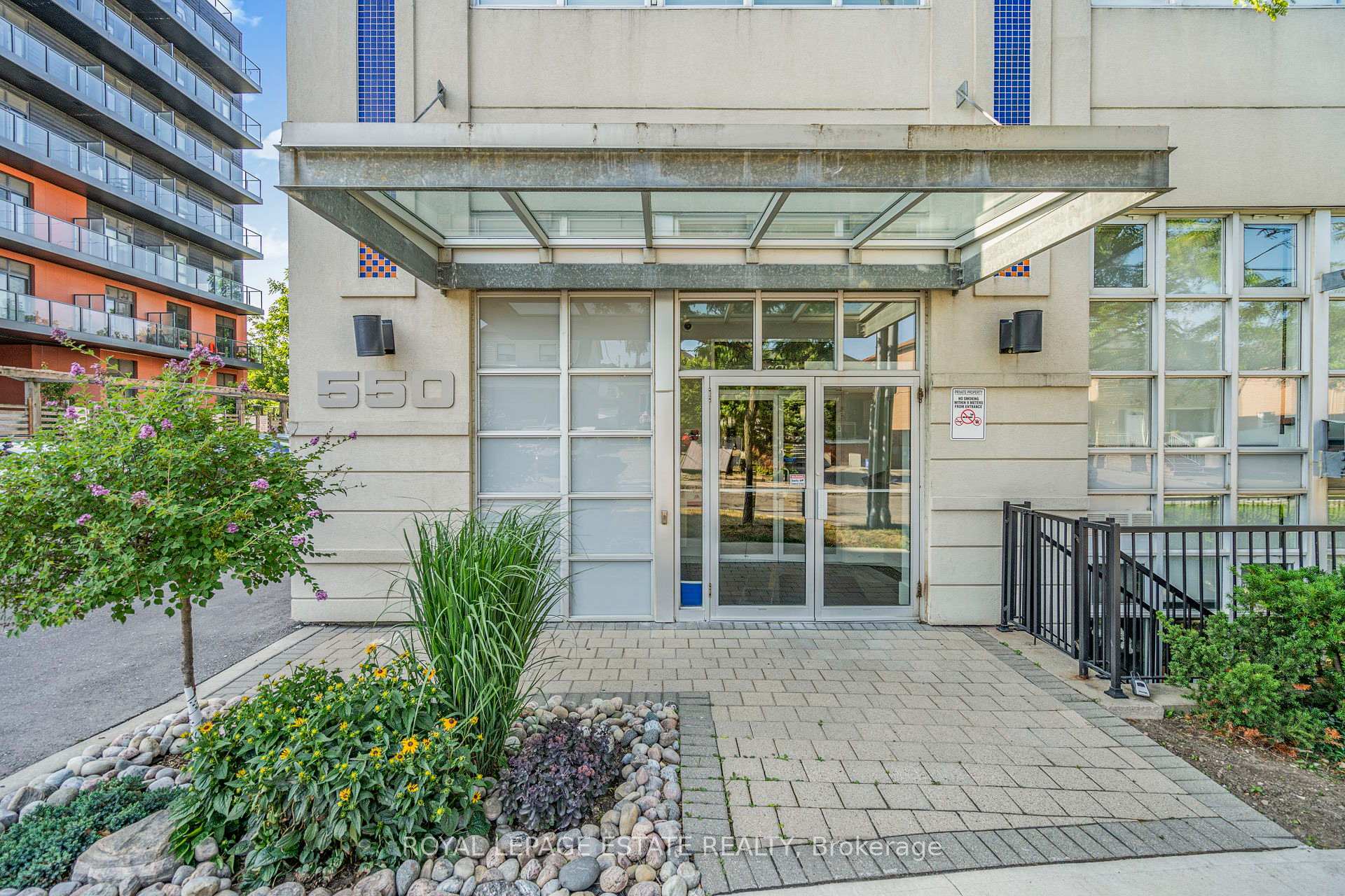 Property Photo:  550 Hopewell Avenue 301  ON M6E 2S6 