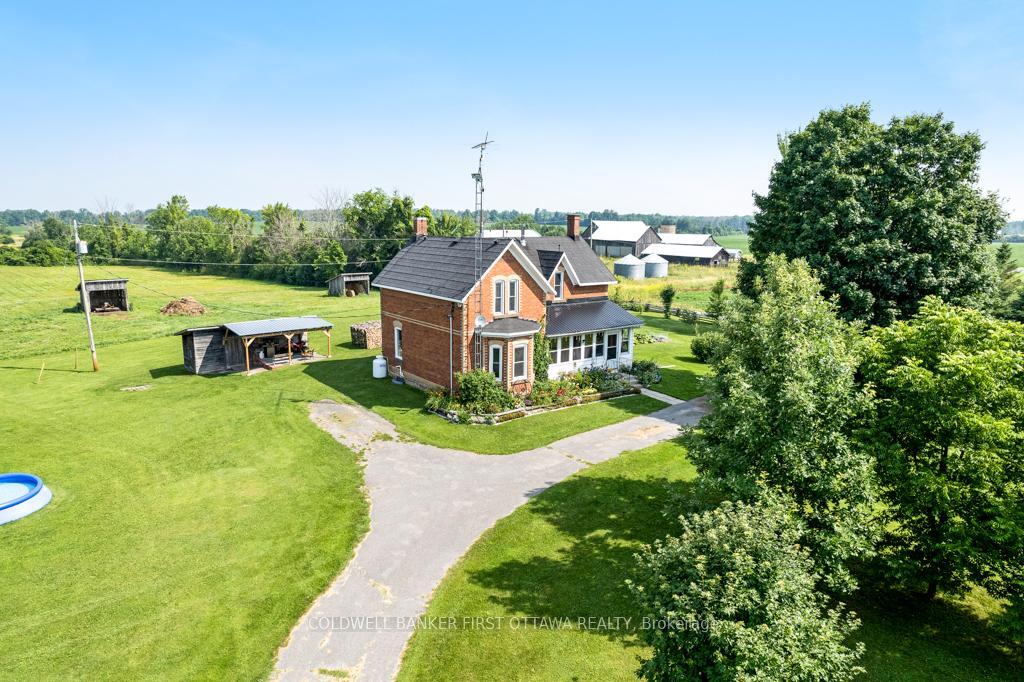 Property Photo: 453 Day Road ON K7H 3C3