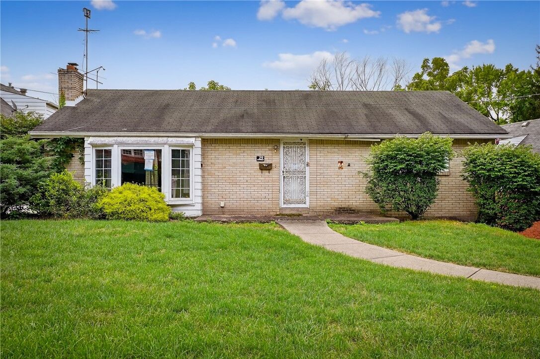 Property Photo:  29 Barton Dr  PA 15221 