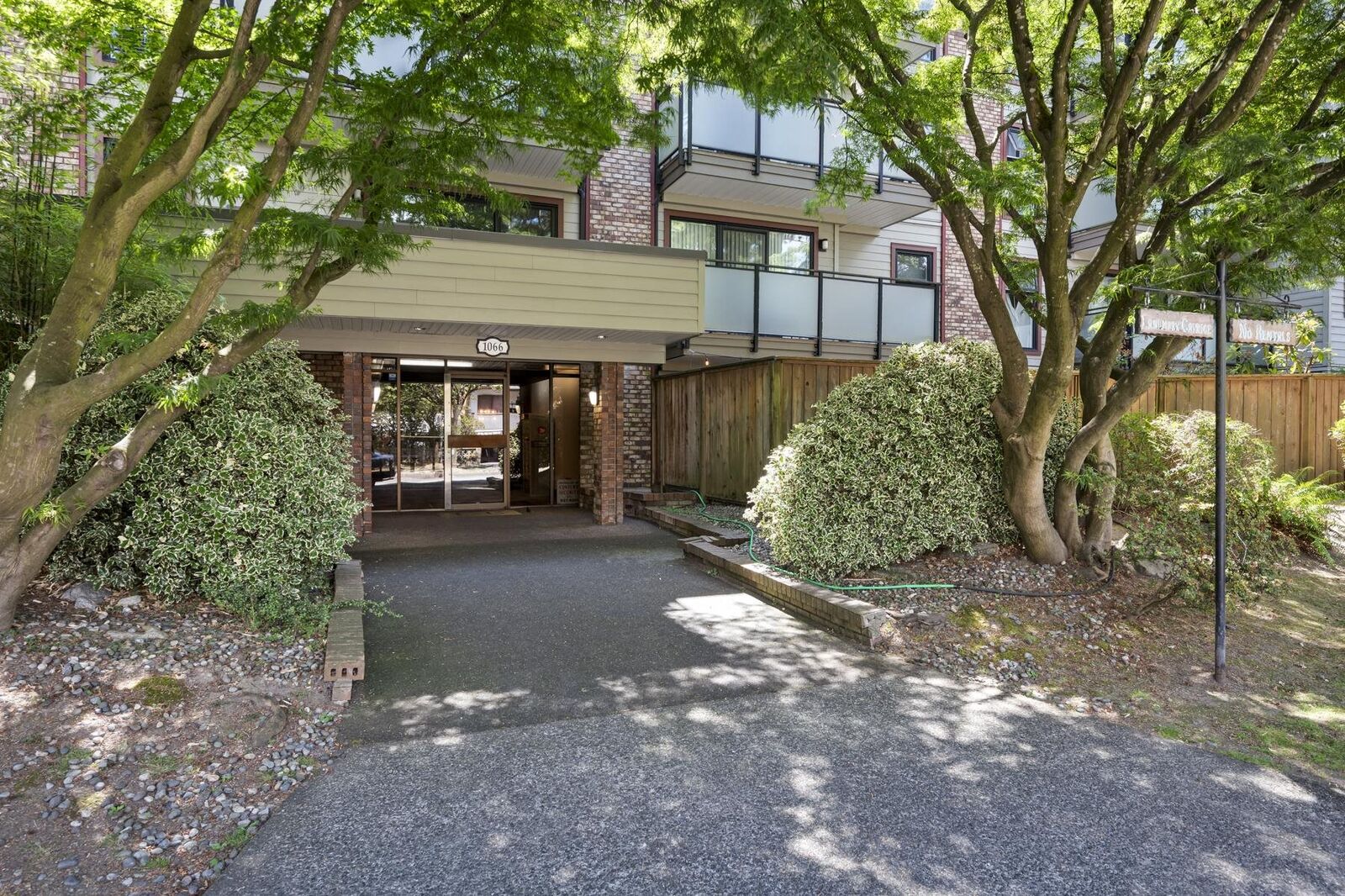 Property Photo: 1066 E 8th Avenue 302 BC V5T 1T9