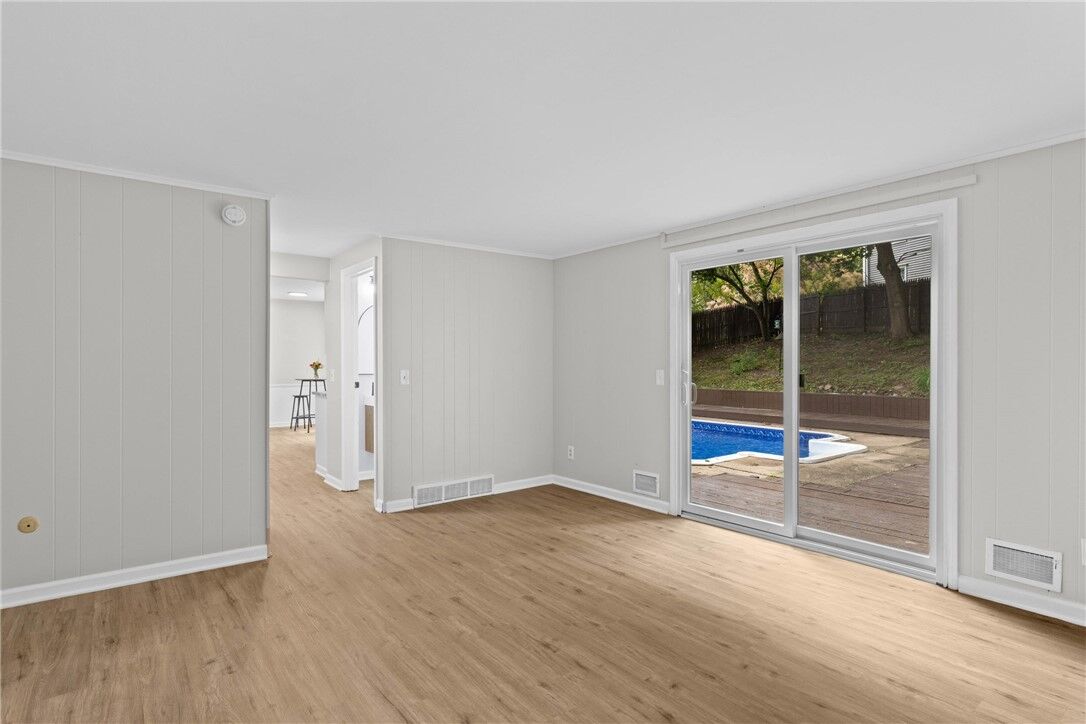 Property Photo:  1 Timber Lane  NY 14450 