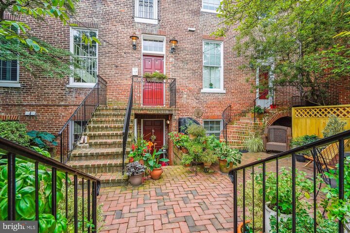 Property Photo:  603 Queen Street 6  VA 22314 