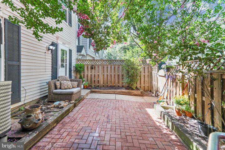 Property Photo: 13213 Whitechurch Circle MD 20874