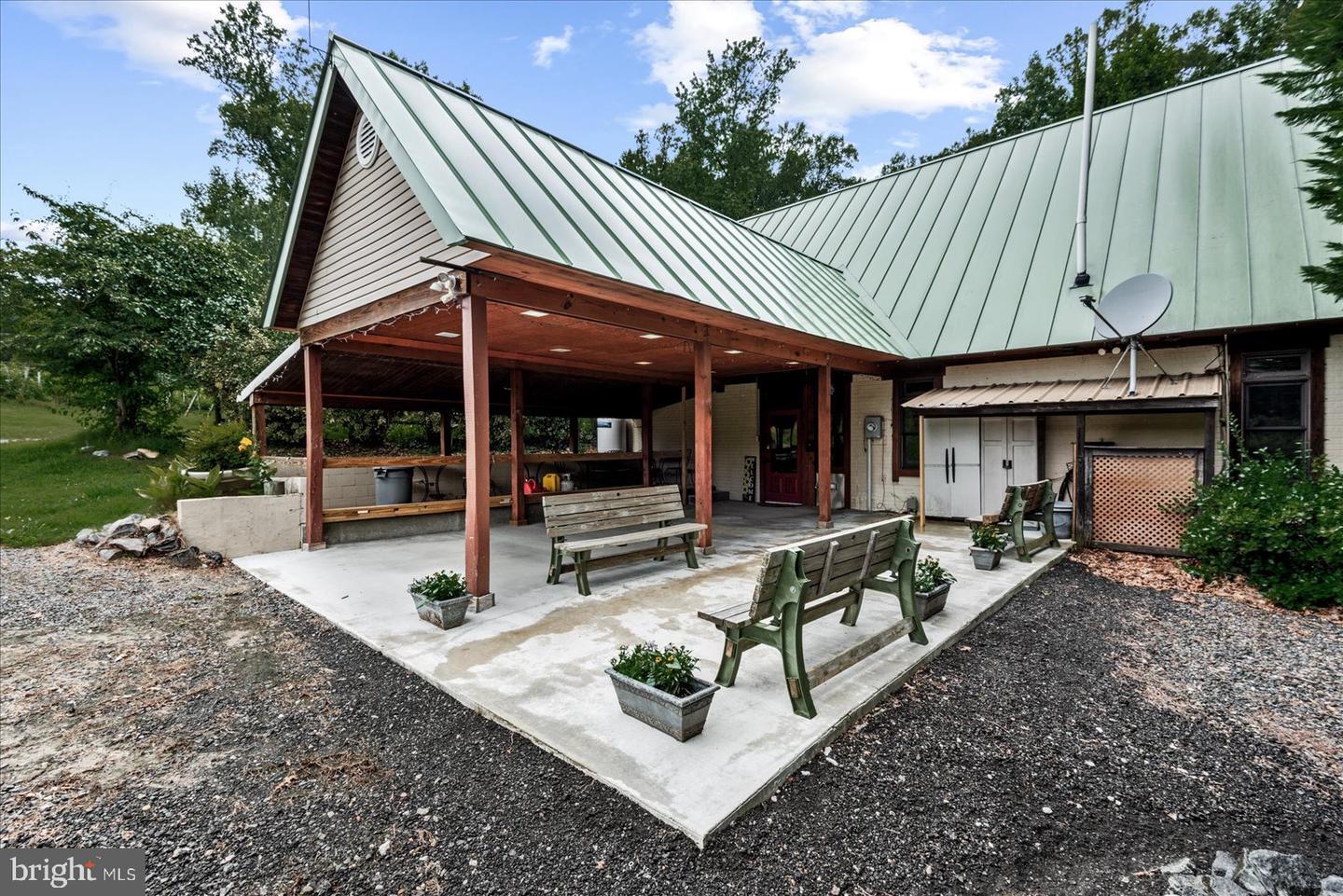 Property Photo: 8215 Oak Crest Drive VA 22485