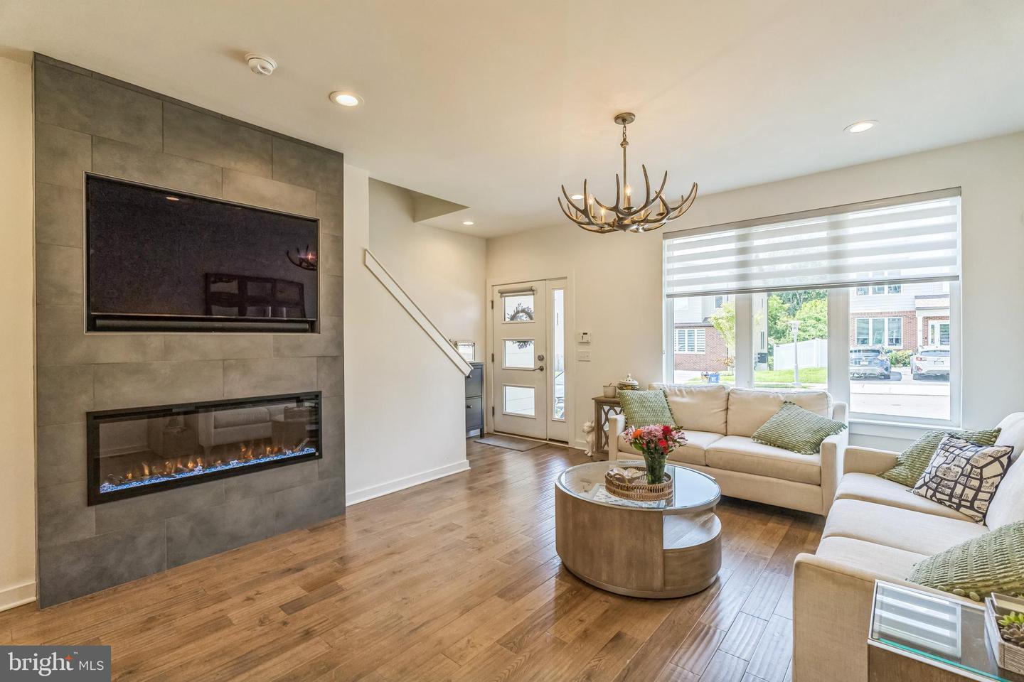 Property Photo:  7354 Ridge Avenue 6  PA 19128 