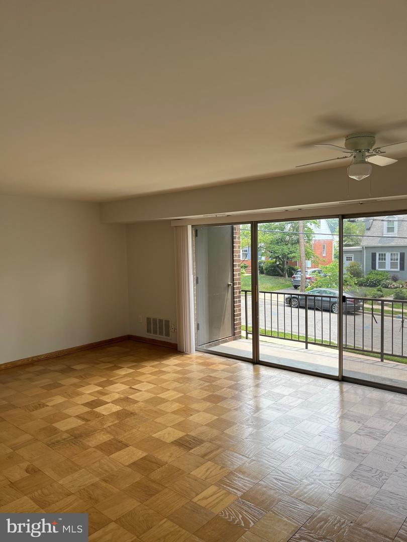 Property Photo: 204 Mason Avenue E 202 VA 22301