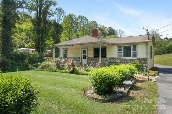 35 Homeway Road  Asheville NC 28806 photo