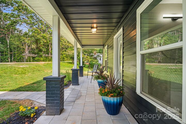 Property Photo: 95 Grassy View Road NC 28715