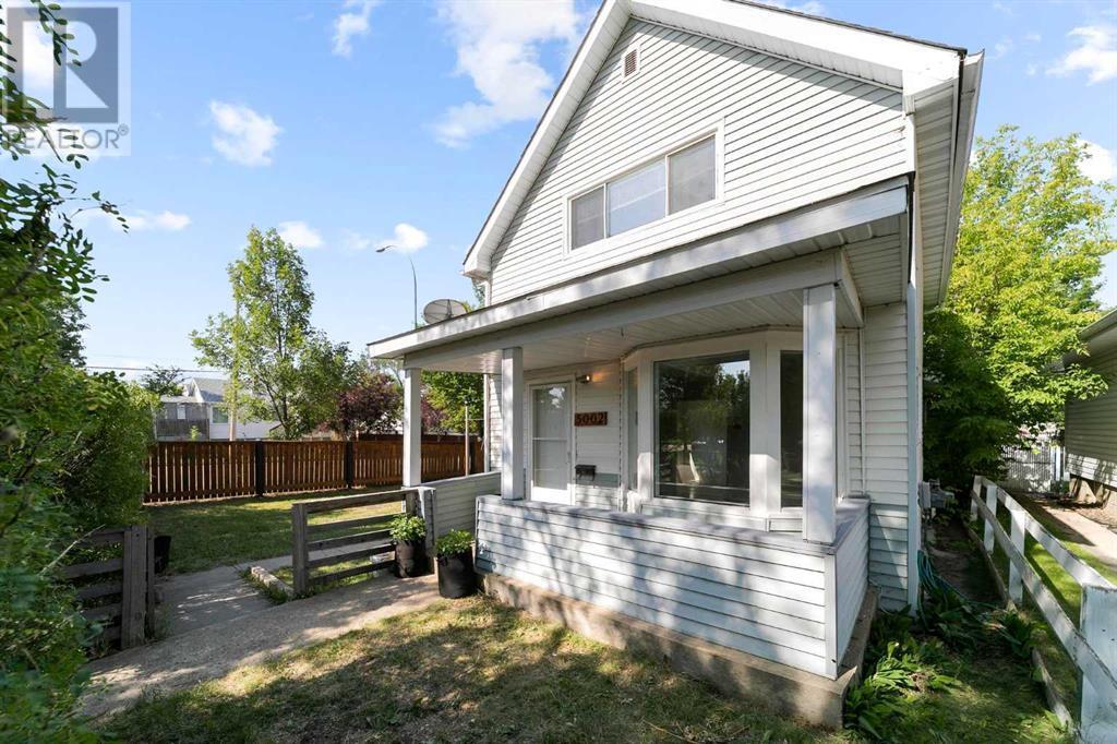 Property Photo:  5002 57 Street  AB T4V 2G2 