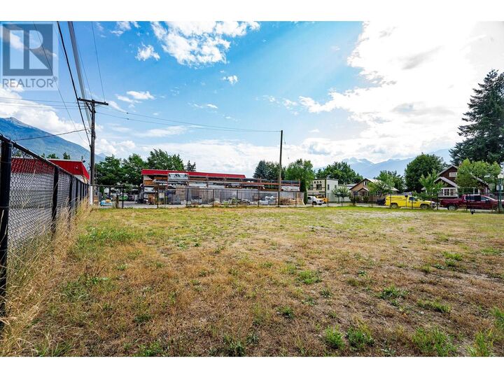310 2nd Street West  Revelstoke BC V0E 2S0 photo