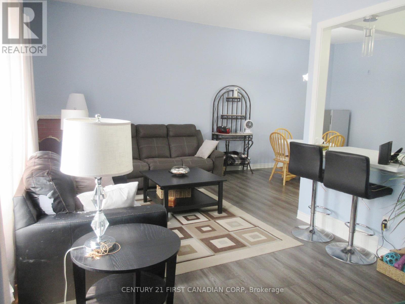 Property Photo:  28 Hawkesbury Avenue  ON N5V 2K1 