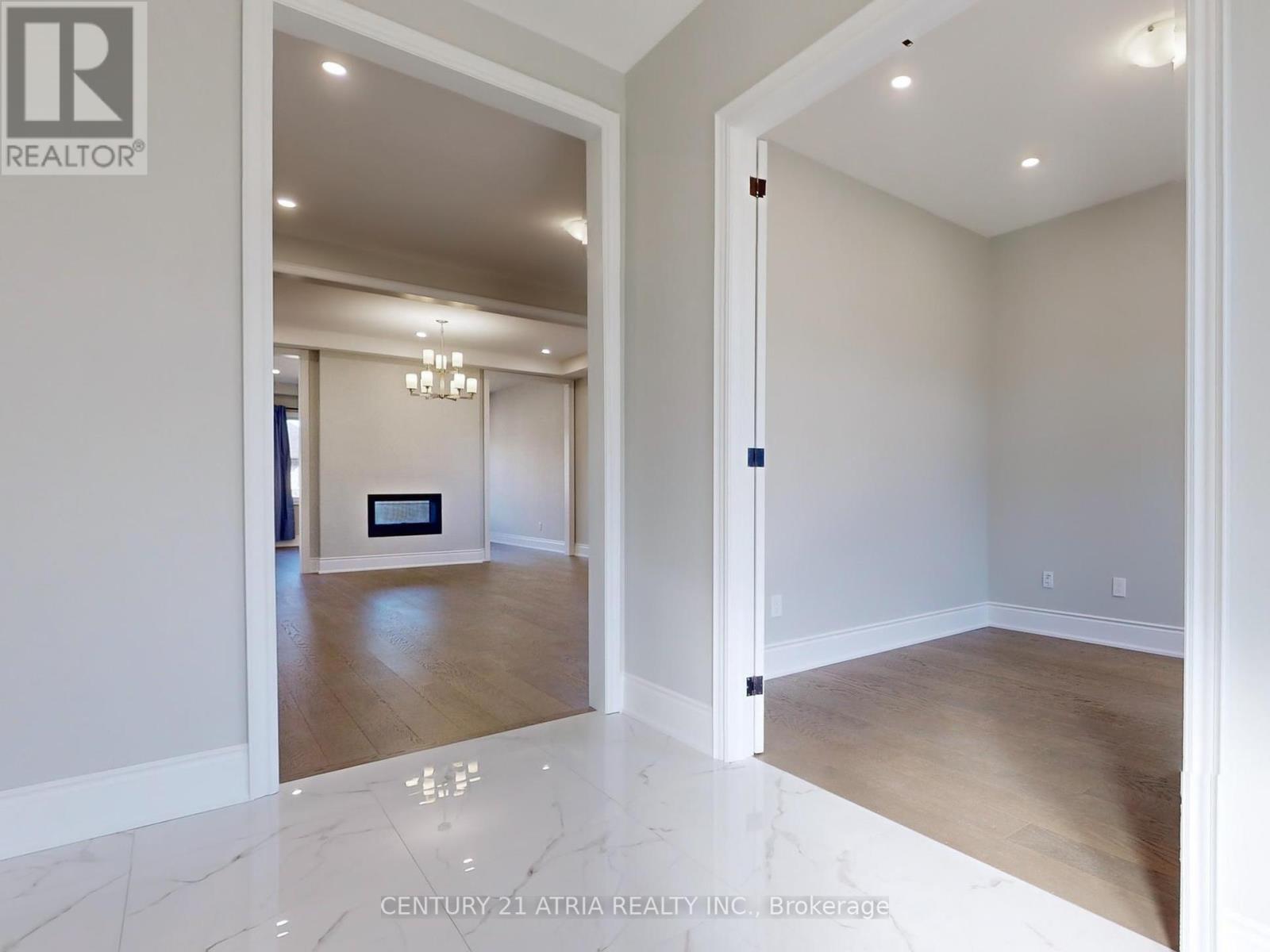 Photo de la propriété: 233 Conklin Crescent ON L4G 0Z4