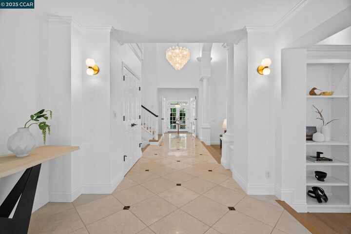 Property Photo: 107 Leafield Rd CA 94506