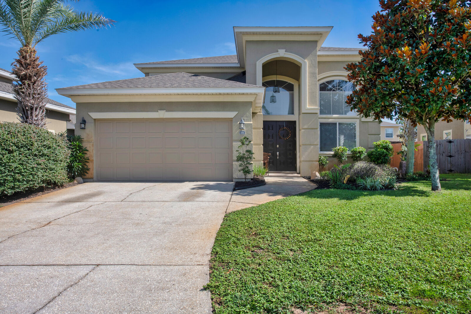 Property Photo: 889 Solimar Way FL 32569