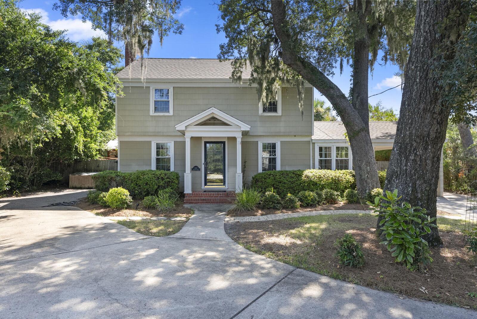 Property Photo: 427 Bunkers Cove Road FL 32401