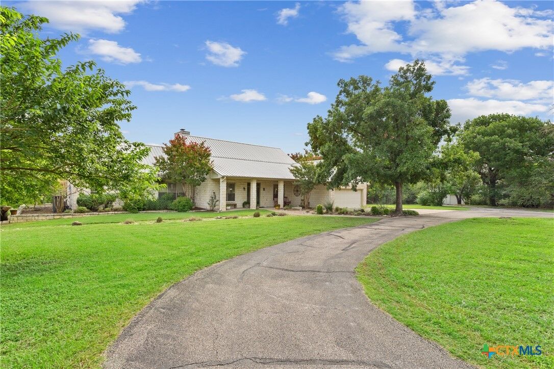 Property Photo:  13730 Settlements Road  TX 76571 
