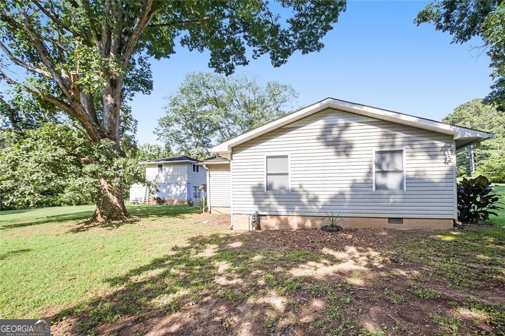 Property Photo:  591 East Johnson Street  GA 30179 