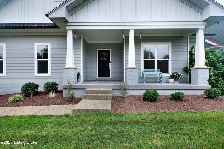Property Photo: 825 Artisan Pkwy KY 40031