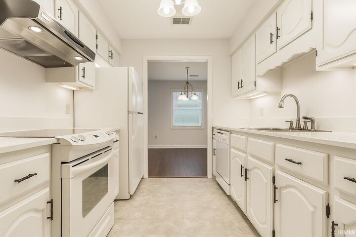 Property Photo:  6718 Newburgh Road  IN 47715 