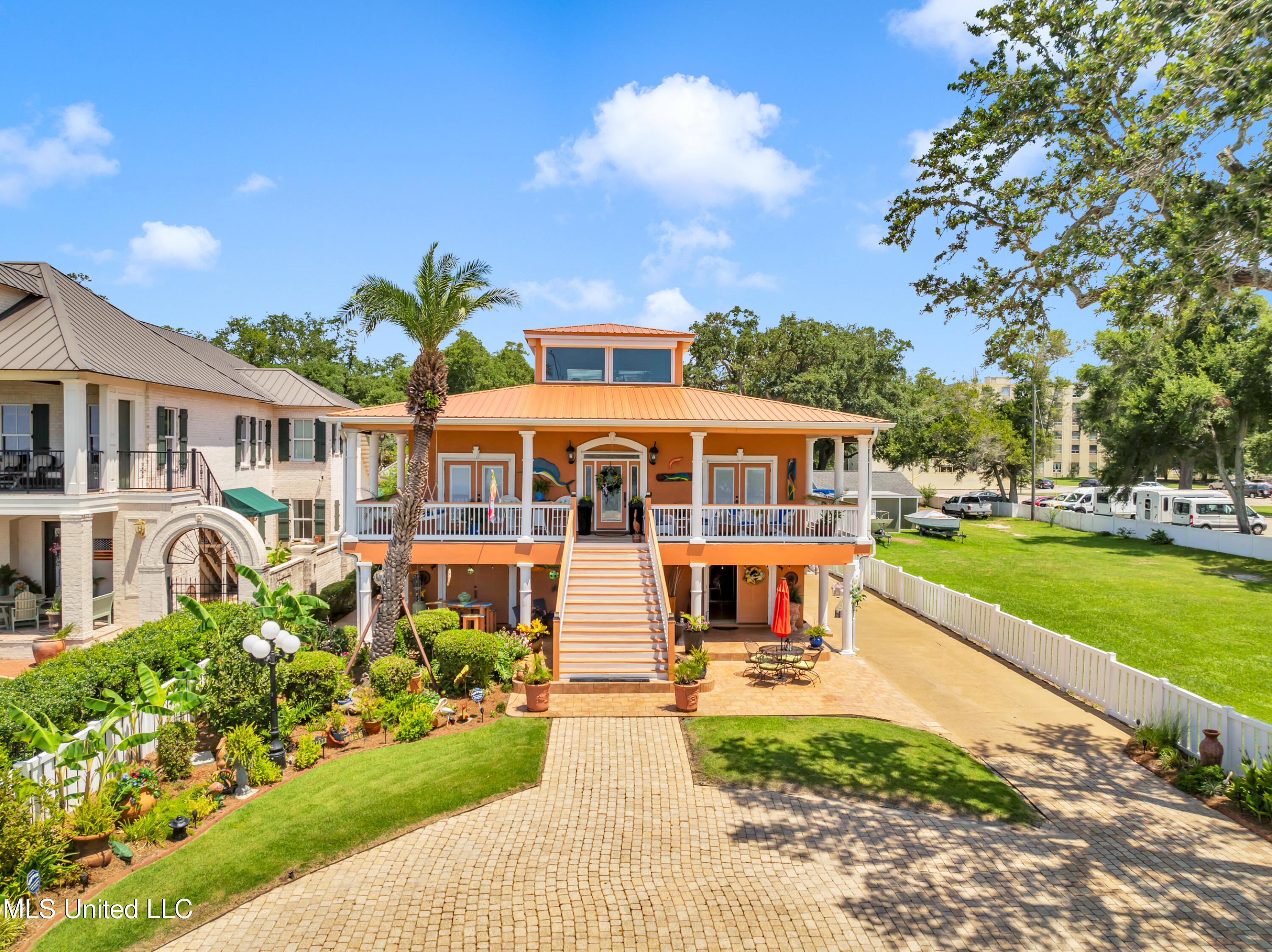 1456 Beach Boulevard  Biloxi MS 39530 photo