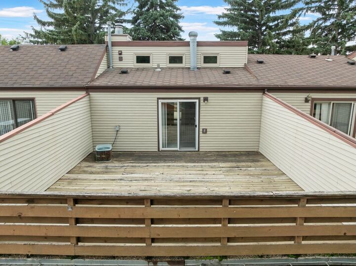 Property Photo:  1808 SW Main St  Unit 2  ND 58701 