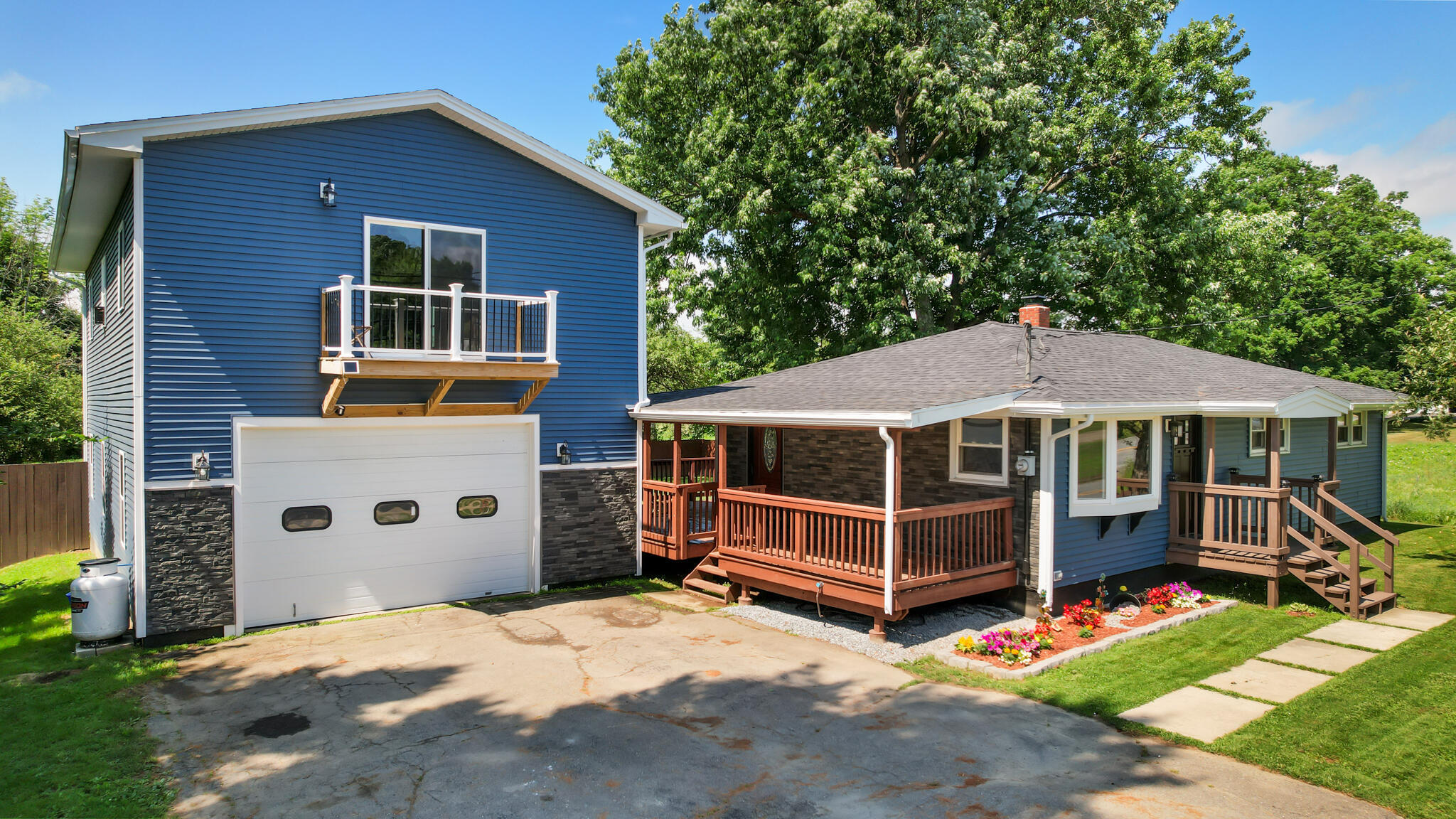 Property Photo:  513 Main Street  ME 04427 
