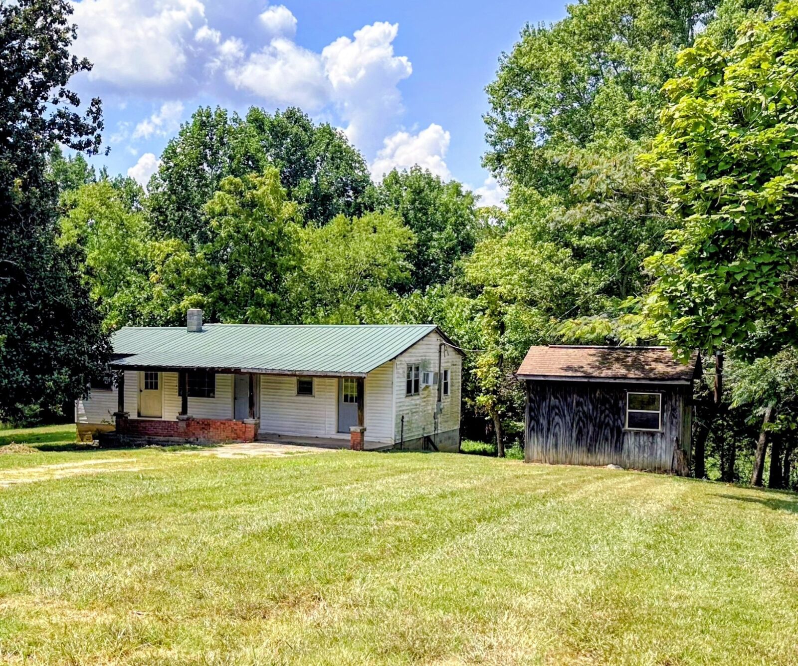 Property Photo:  1305 McGiboney Rd  TN 38581 