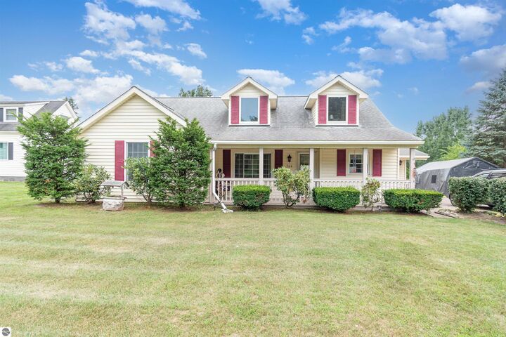 Property Photo: 764 Oakwood Road MI 48462