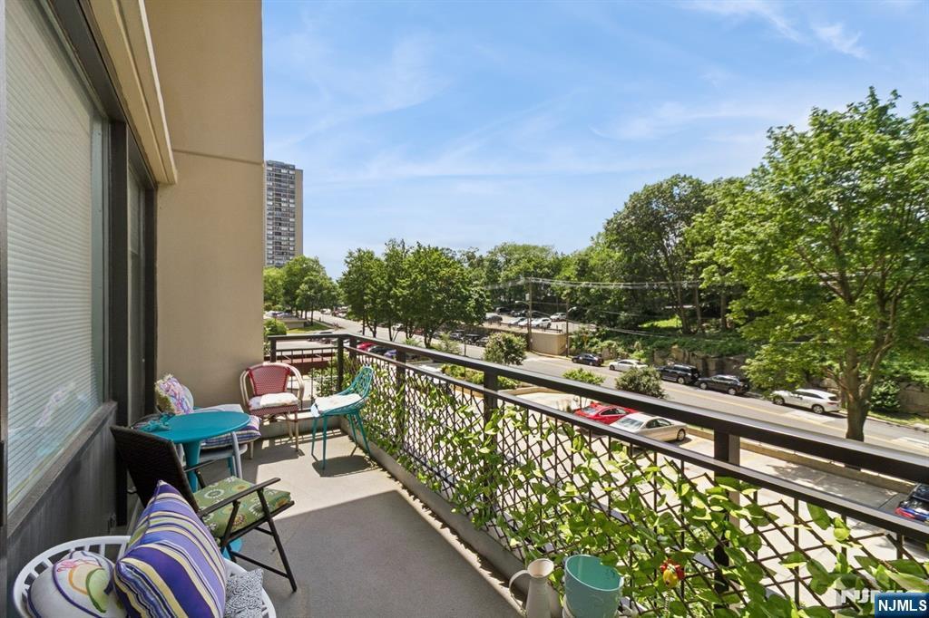 Property Photo:  4 Horizon #416  NJ 07024 