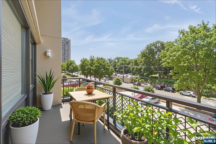 Property Photo:  4 Horizon 416  NJ 07024 
