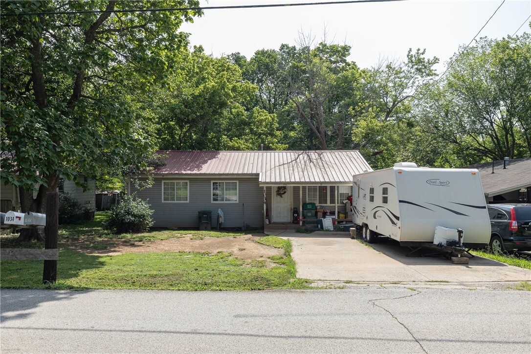 1034 S Washington Avenue  Fayetteville AR 72701 photo
