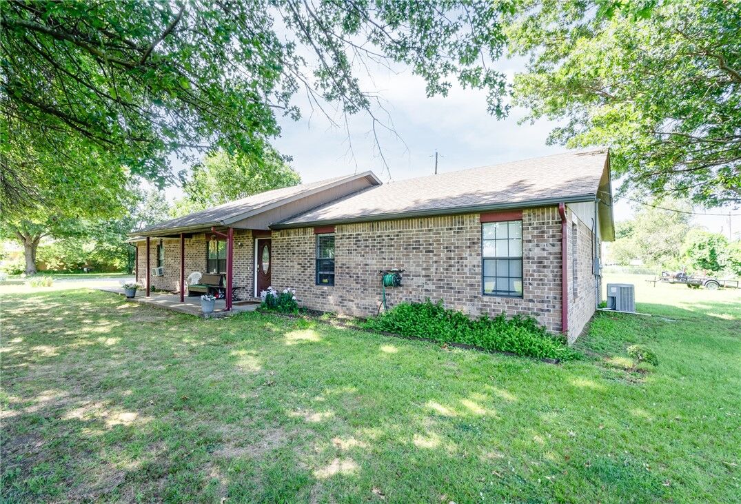 Property Photo: 590 Duckworth Street AR 72734