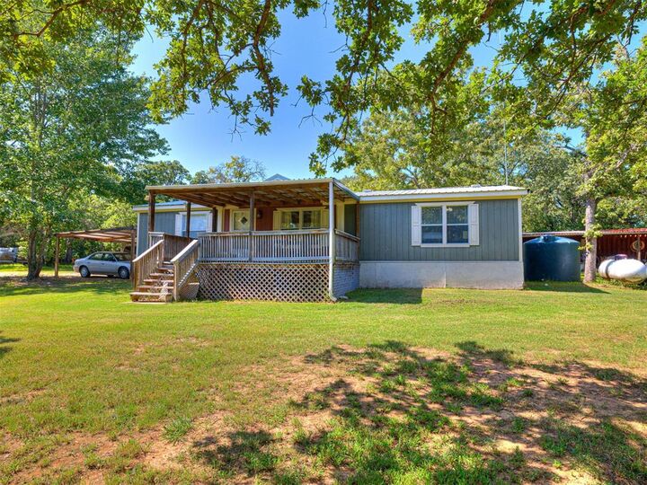 Property Photo: 901 Red Rock Road OK 73026