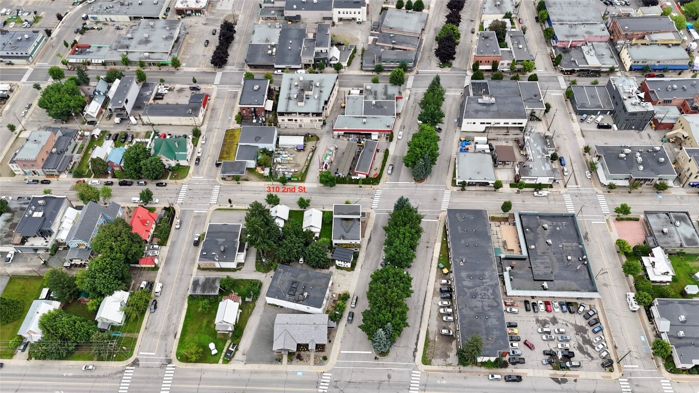 Property Photo:  310 2nd Street W  BC V0E 2S0 