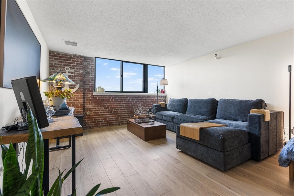 42 8th St 5505  Boston MA 02129 photo