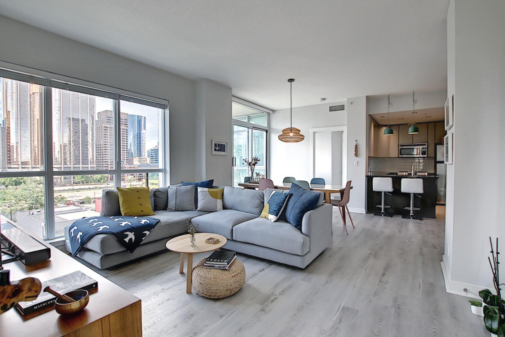 Property Photo: 788 12 Avenue SW 706 AB T2R 0H1