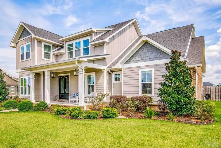 Property Photo:  2420 Meeting St  FL 32533