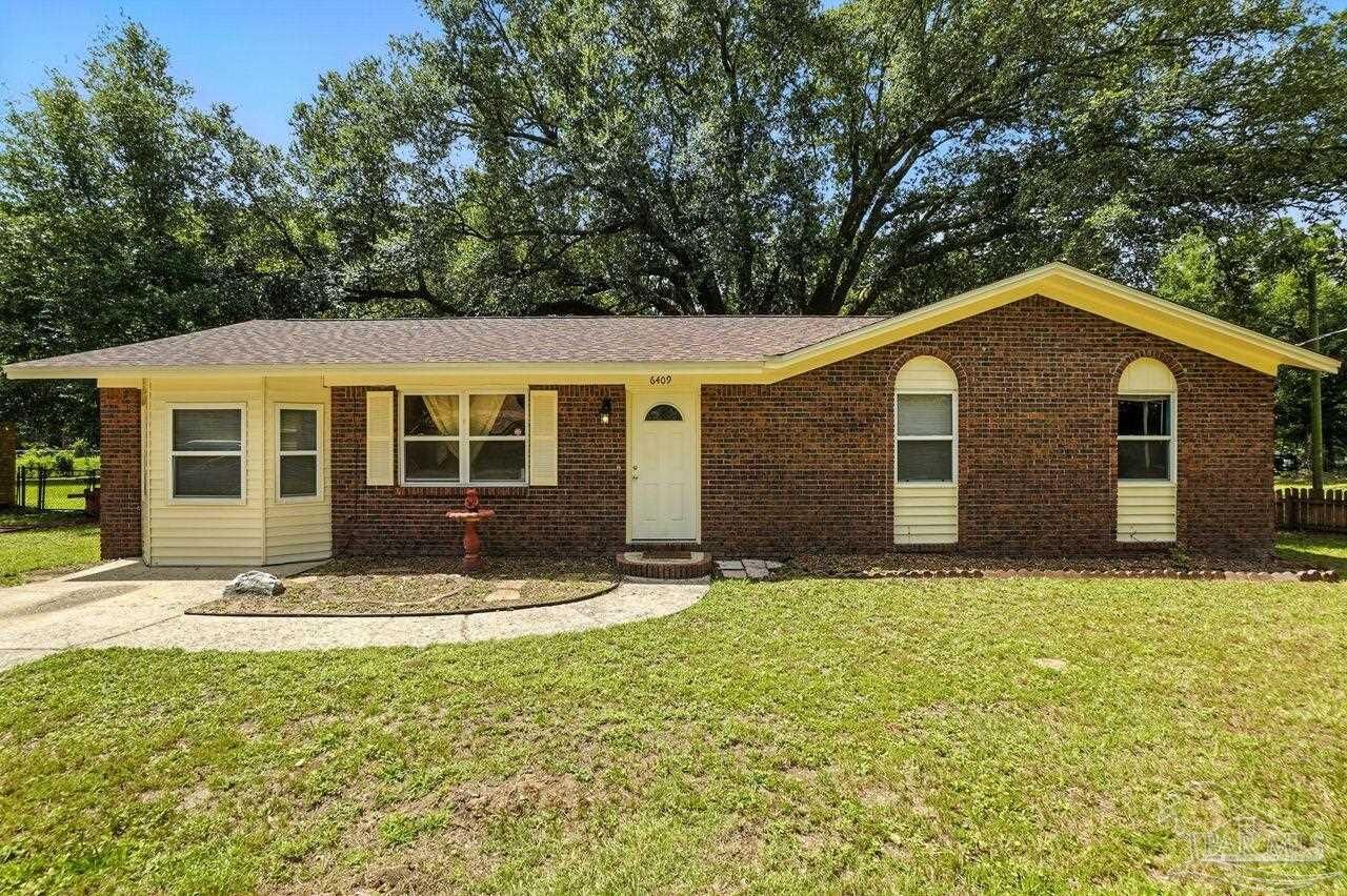 Property Photo: 6409 Hunter St FL 32570