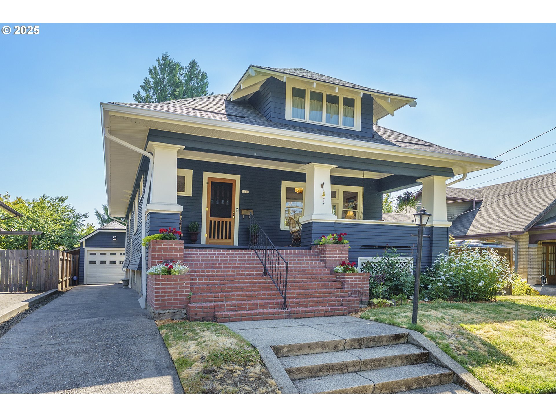Property Photo: 2934 NE 26th Ave OR 97212