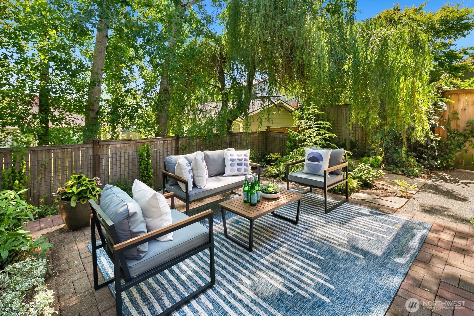 Property Photo: 1414 25th Avenue B WA 98122