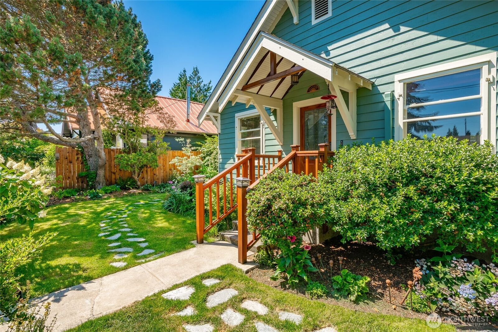 Property Photo:  2625  Kulshan Street  WA 98225 