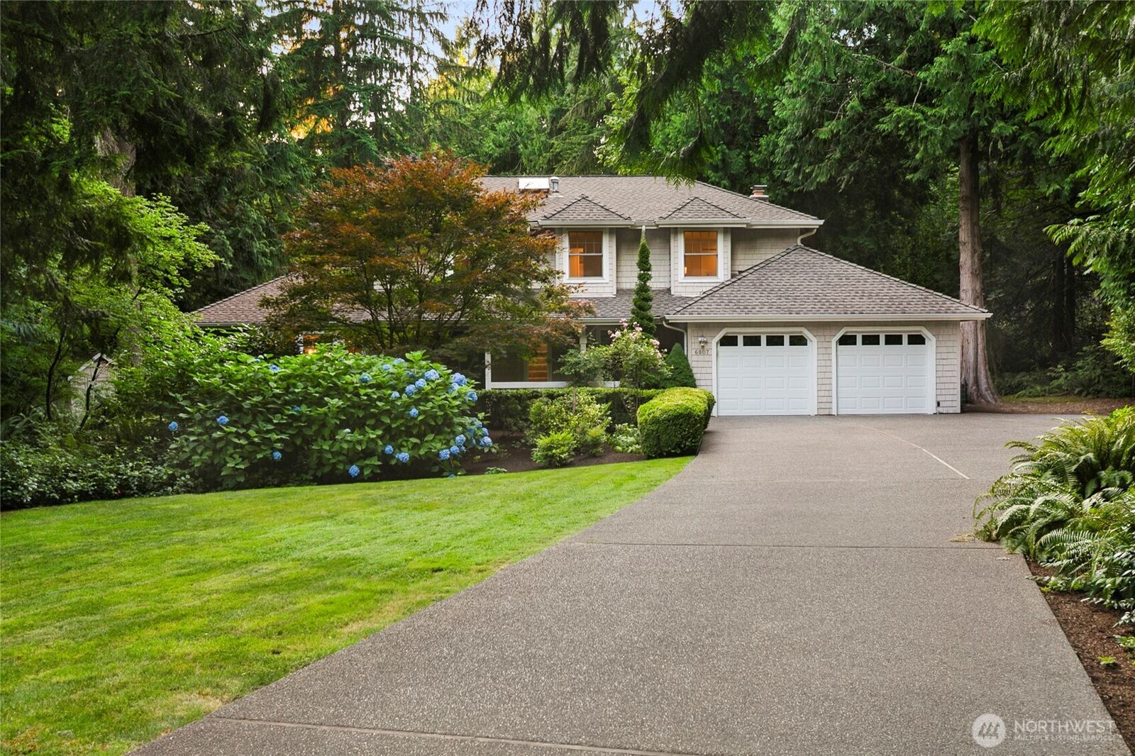 Property Photo:  6807  205th Avenue NE  WA 98053 
